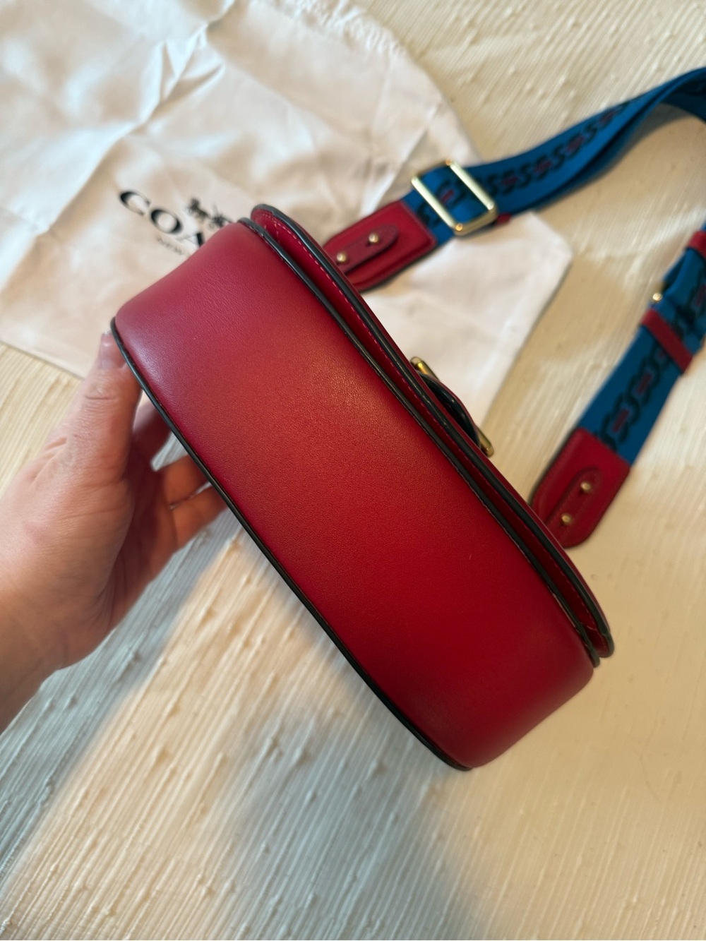 Coach Beat Saddle Bag in Red Leather with interchangeable strap - Picture 7 of 9